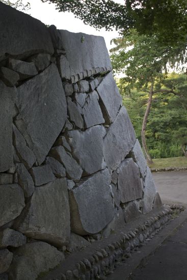 盛岡城跡公園の積み石